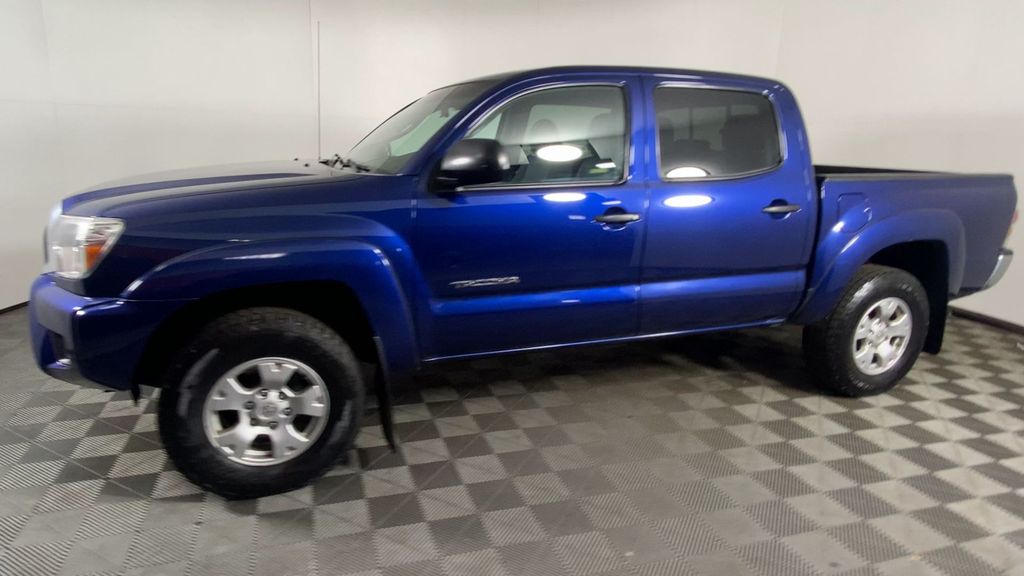 2015 Toyota Tacoma Base 4