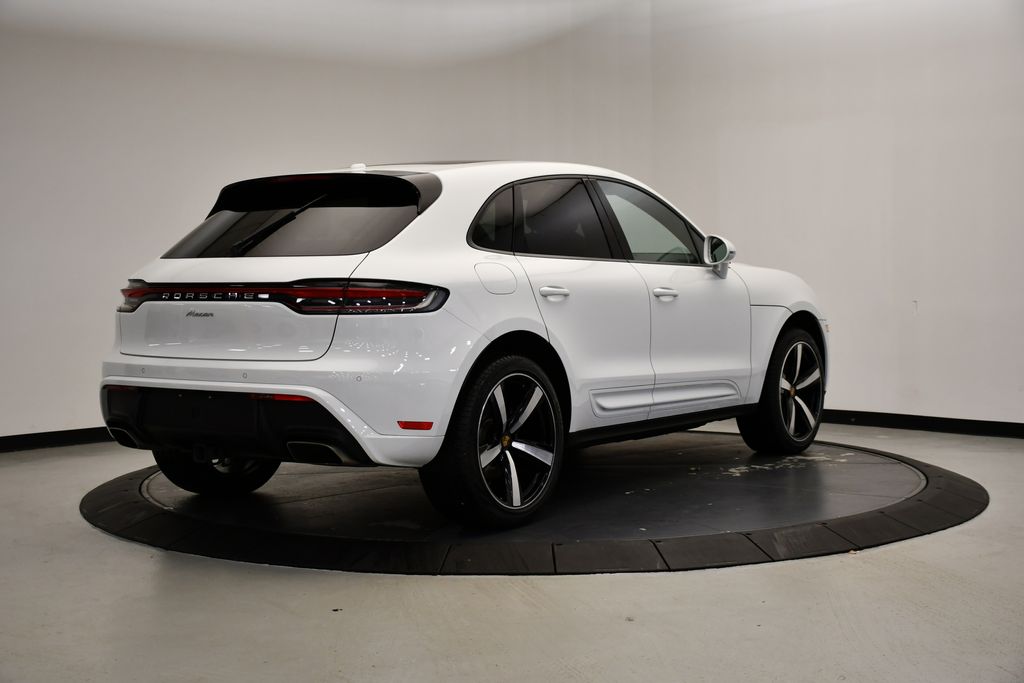 Thumbnail: 2022 Porsche Macan - 7