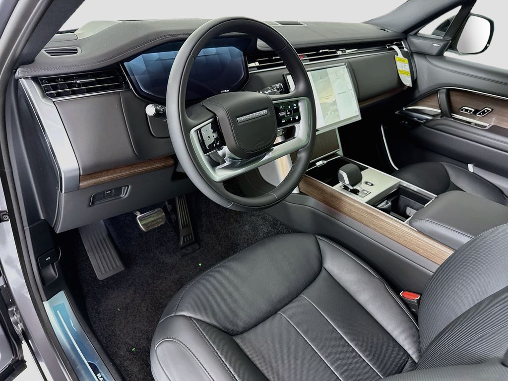 Thumbnail: 2026 Land Rover Range Rover - 9