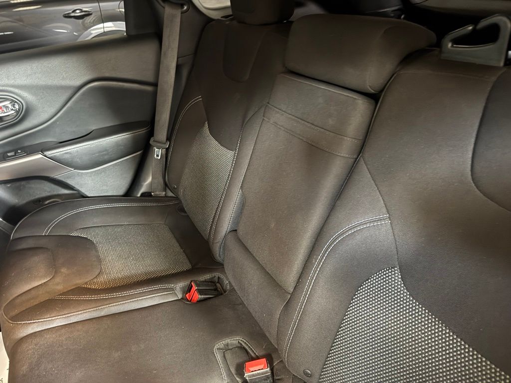 Used 2019 Jeep Cherokee SUV