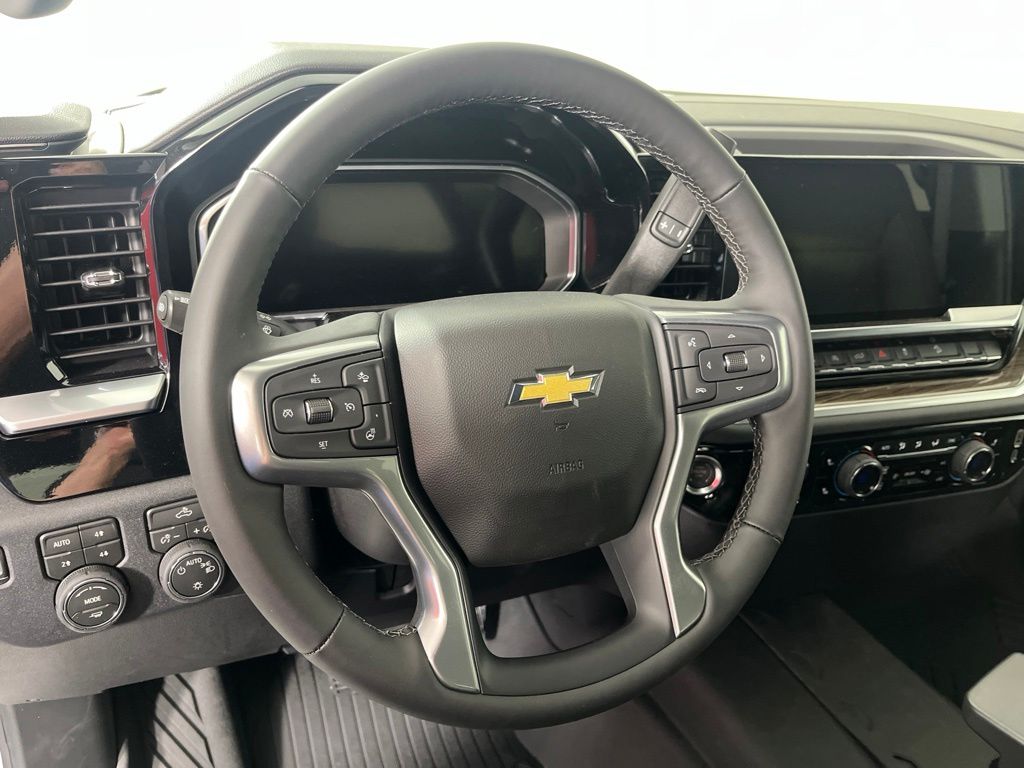 Thumbnail: 2026 Chevrolet Silverado 1500 - 28