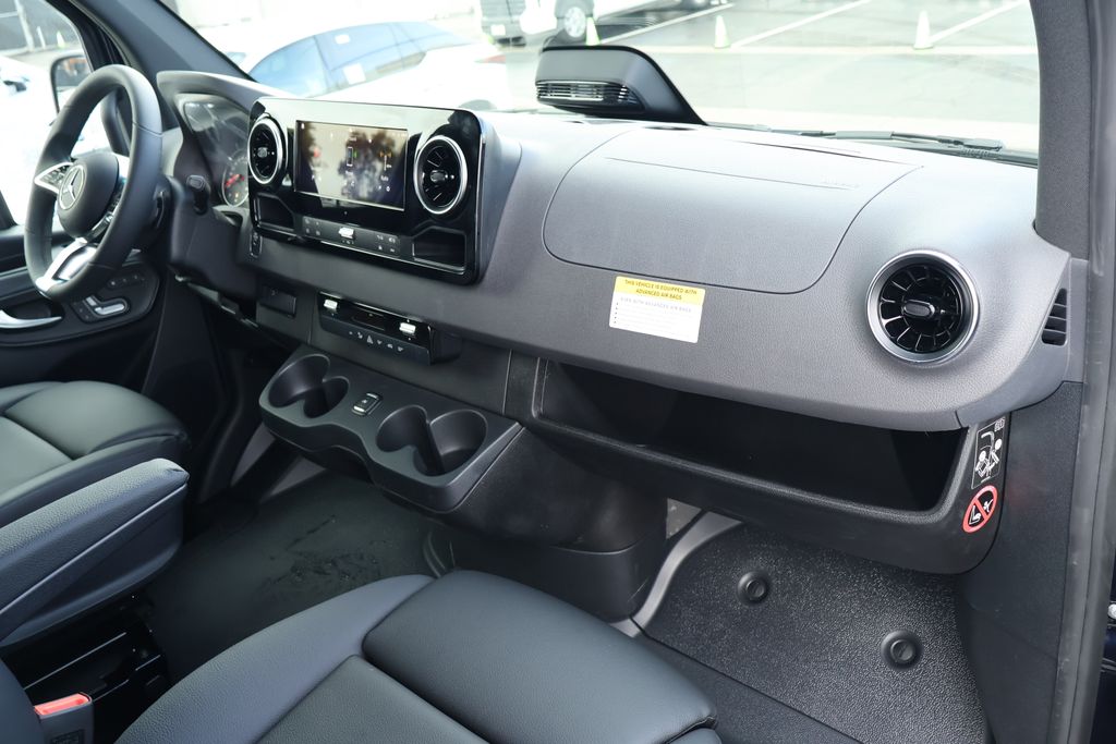 Thumbnail: 2026 Mercedes-Benz Sprinter - 5