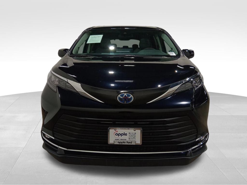 2024 Toyota Sienna XLE