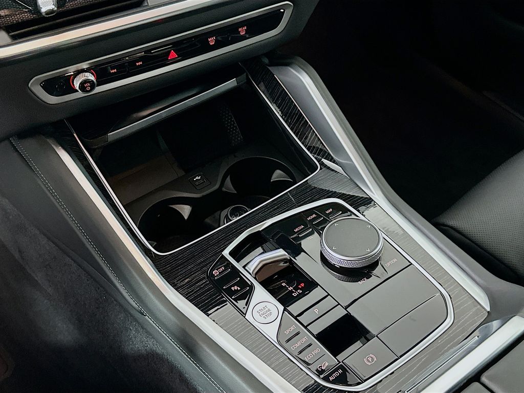 Thumbnail: 2025 BMW X6 - 17