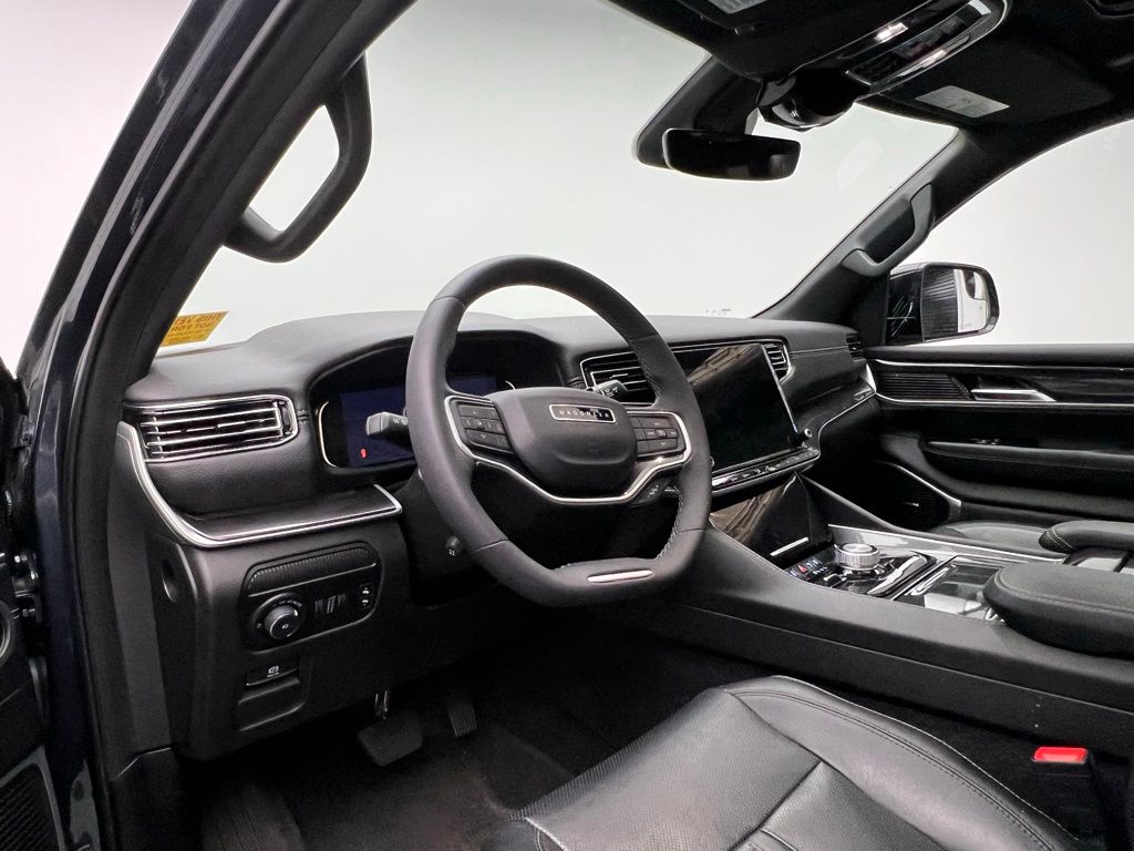 Thumbnail: 2023 Jeep Wagoneer - 22