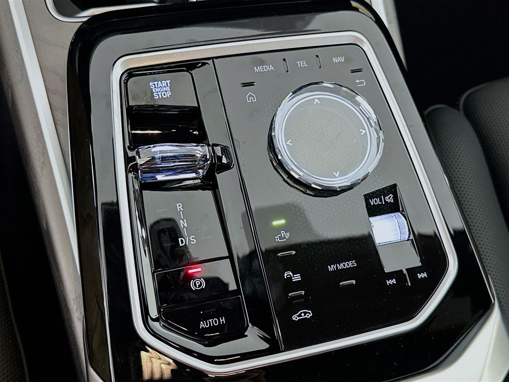 Thumbnail: 2025 BMW 7 Series - 15