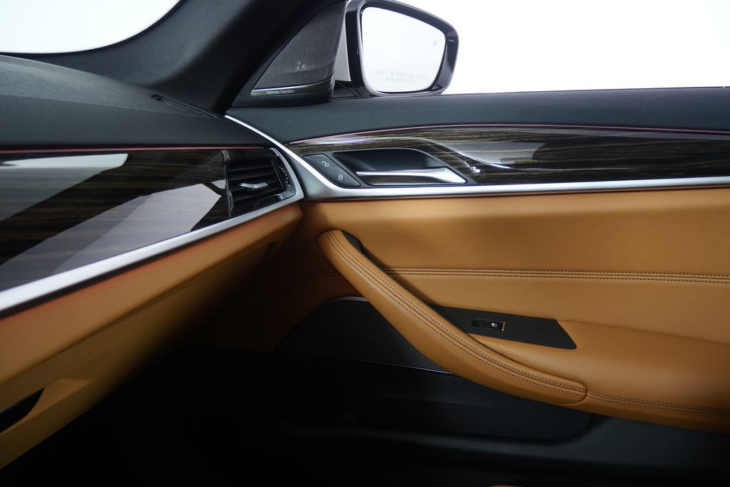 2023 BMW 5 Series 530i 29
