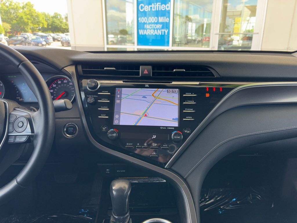 2018 Toyota Camry XSE 14