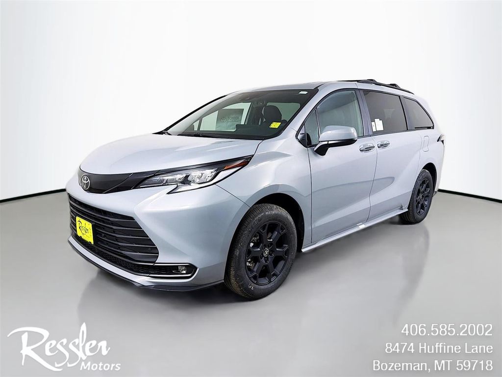 2026 Toyota Sienna Woodland Edition Hybrid AWD's photo
