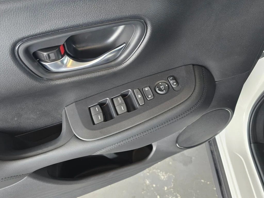 Thumbnail: 2027 Honda HR-V - 21