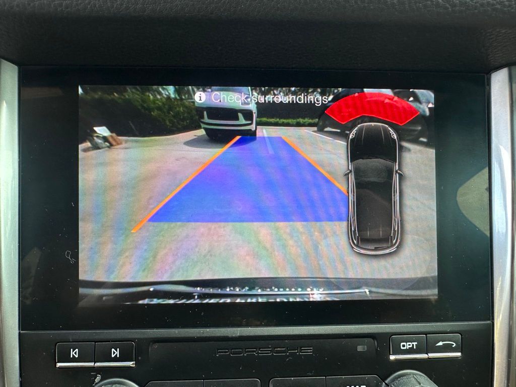 Thumbnail: 2018 Porsche Macan - 30
