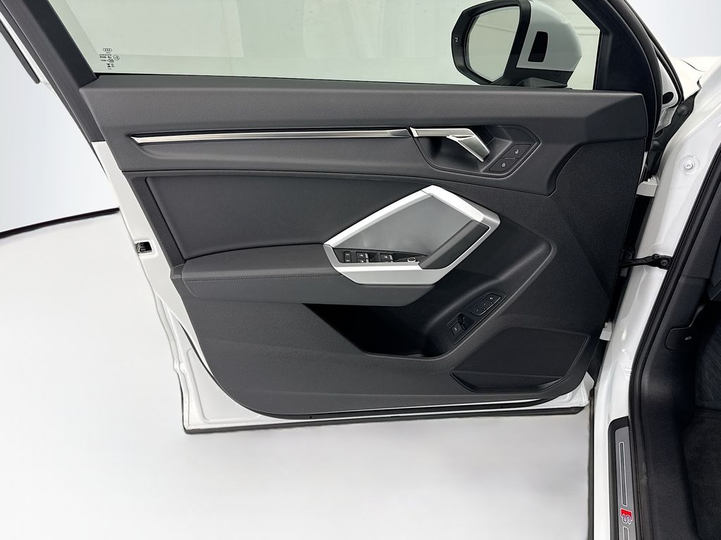 Thumbnail: 2025 Audi Q3 - 22