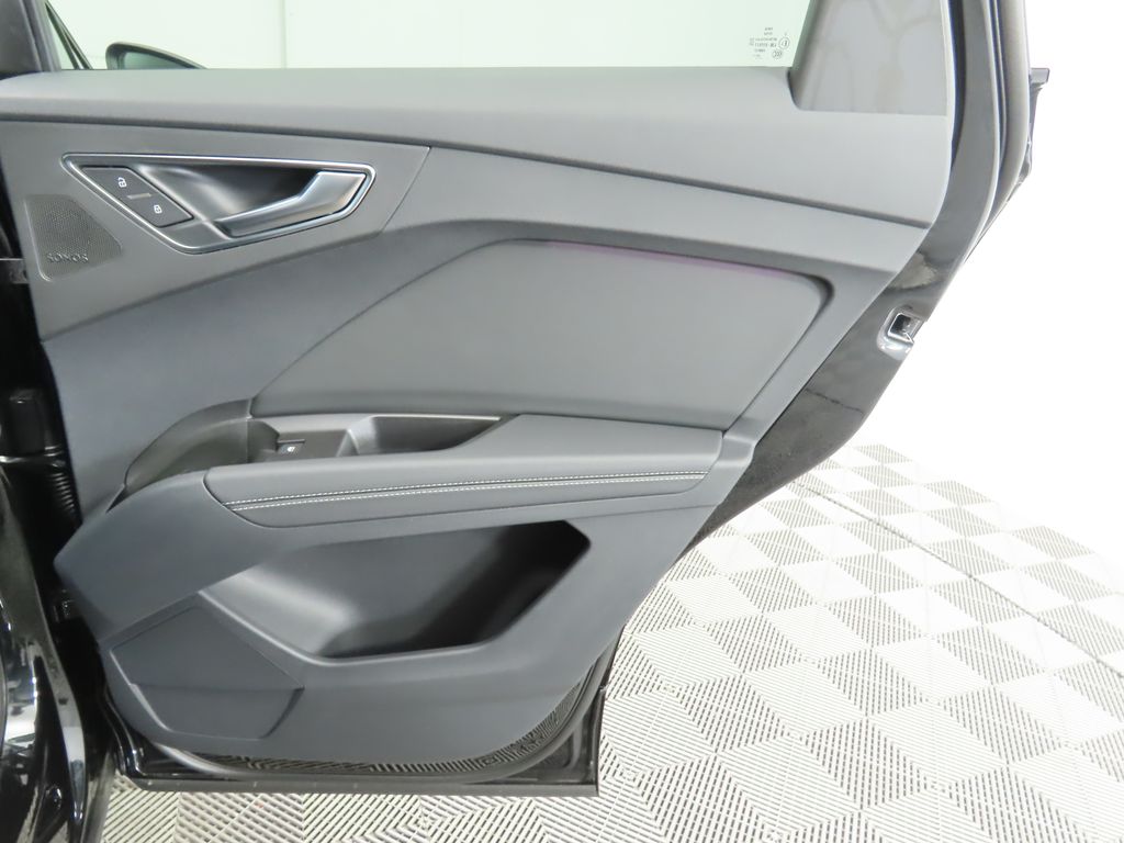 2025 Audi Q4 e-tron  27