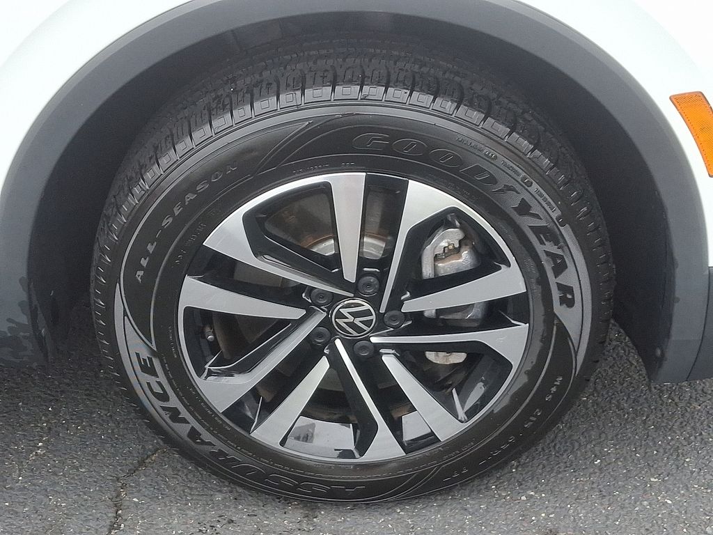 2023 Volkswagen Tiguan 2.0T 8