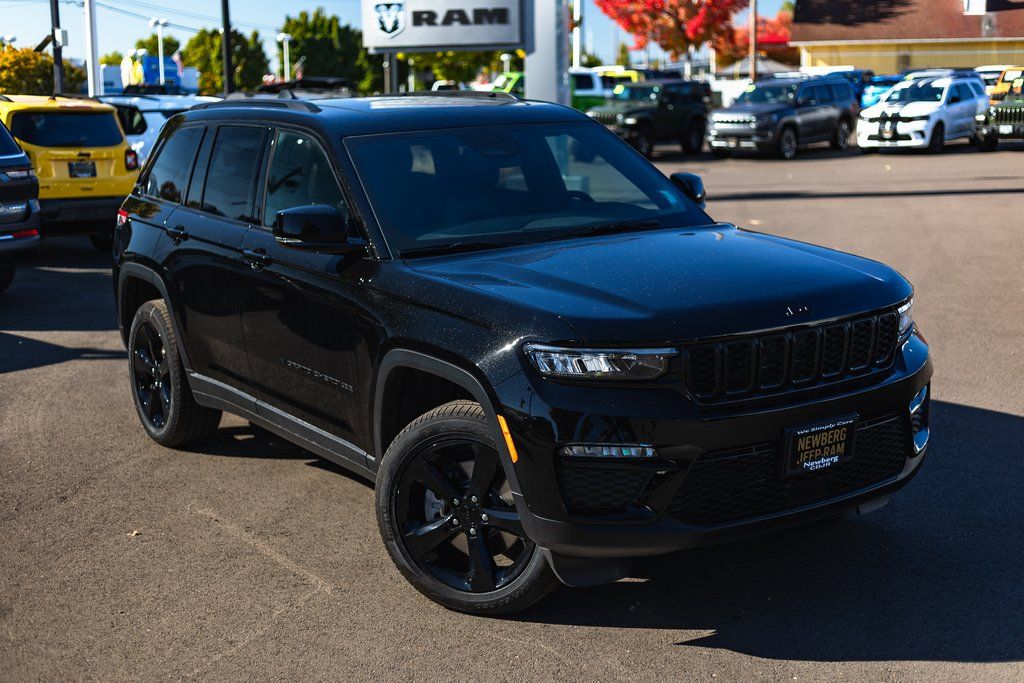 2025 Jeep Grand Cherokee Limited thumbnail 2