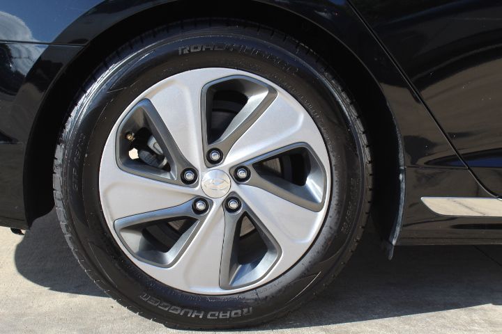 Used Car 2016 Hyundai Sonata Hybrid  Limited For Sale Under $12,000 In Georgetown, Texas