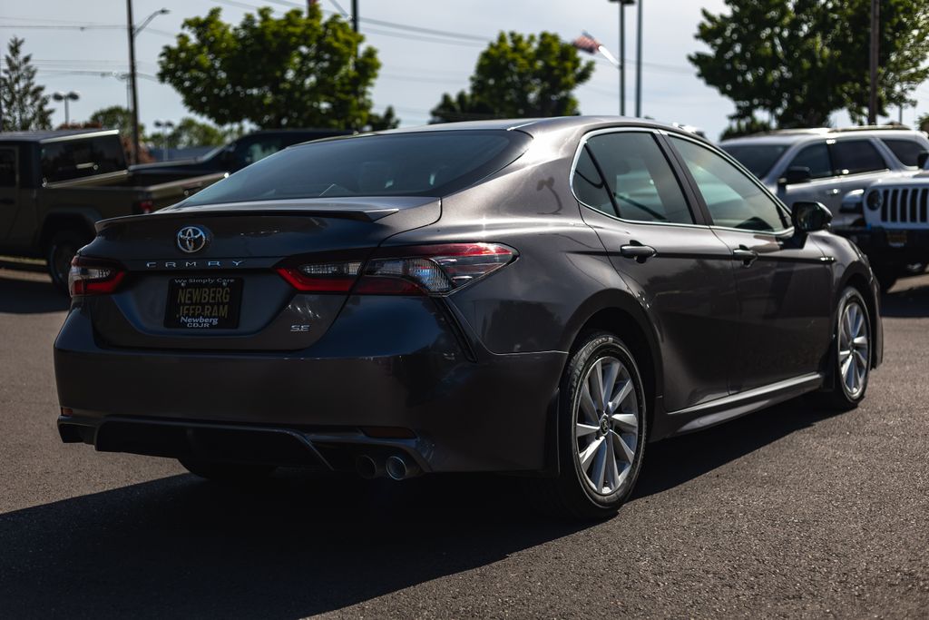 2024 Toyota Camry SE Nightshade thumbnail 7