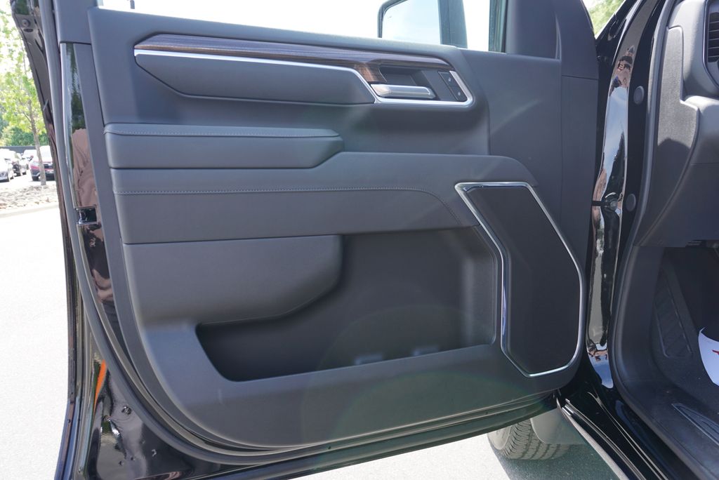 Thumbnail: 2025 Chevrolet Silverado 2500 - 18