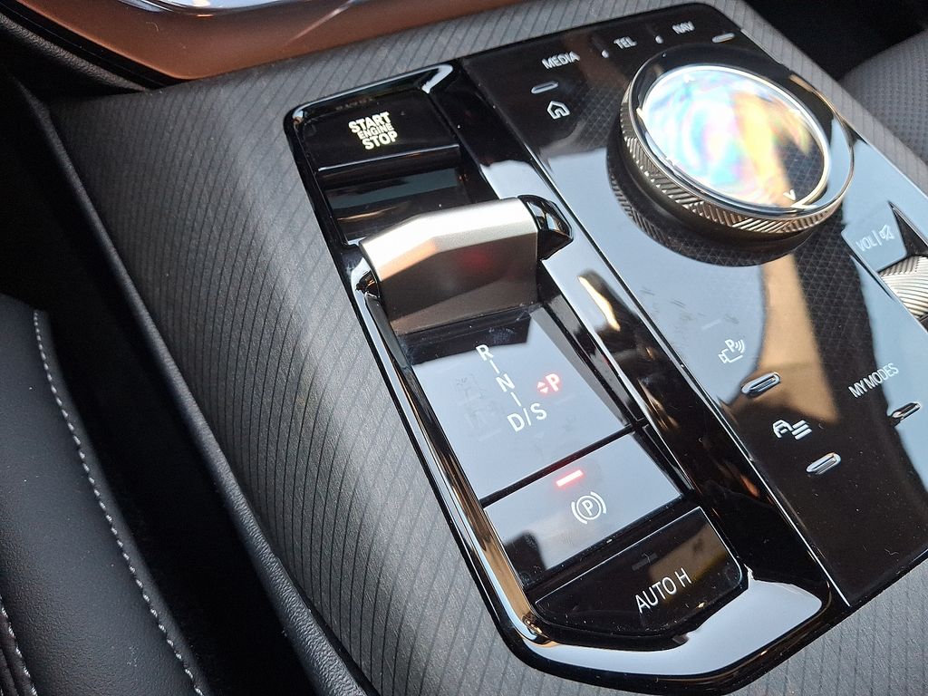 Thumbnail: 2025 BMW X3 - 16