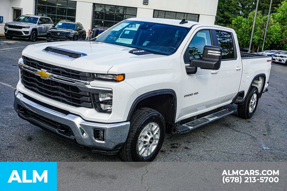 Used 2025 White Chevrolet LT image 15