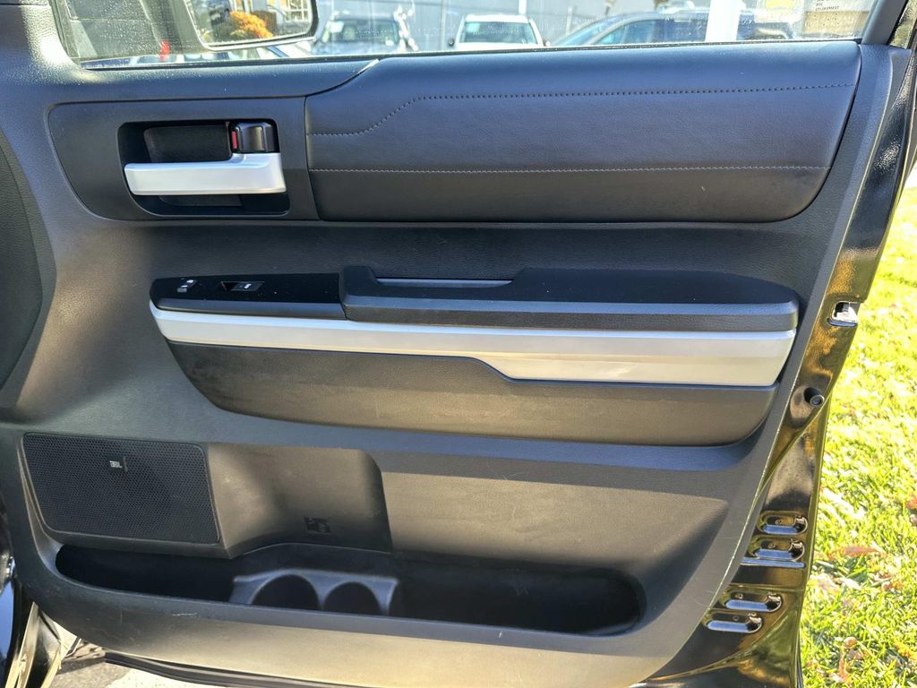 Thumbnail: 2019 Toyota Tundra - 19