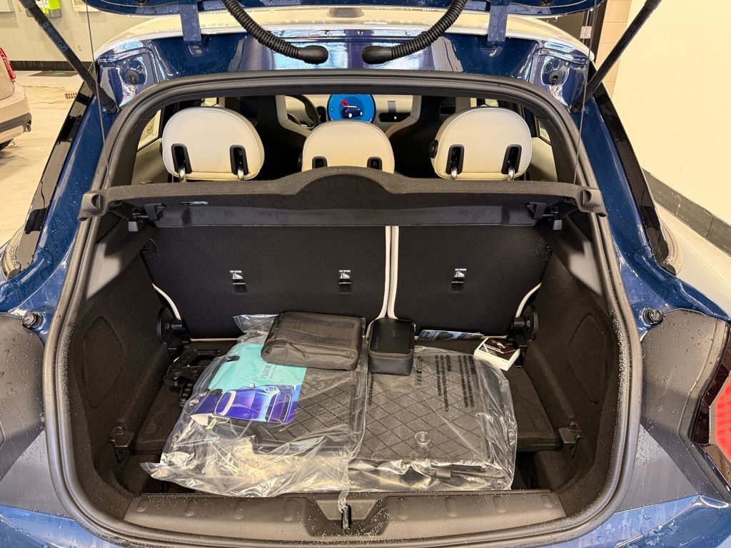 Thumbnail: 2026 MINI Cooper - 23