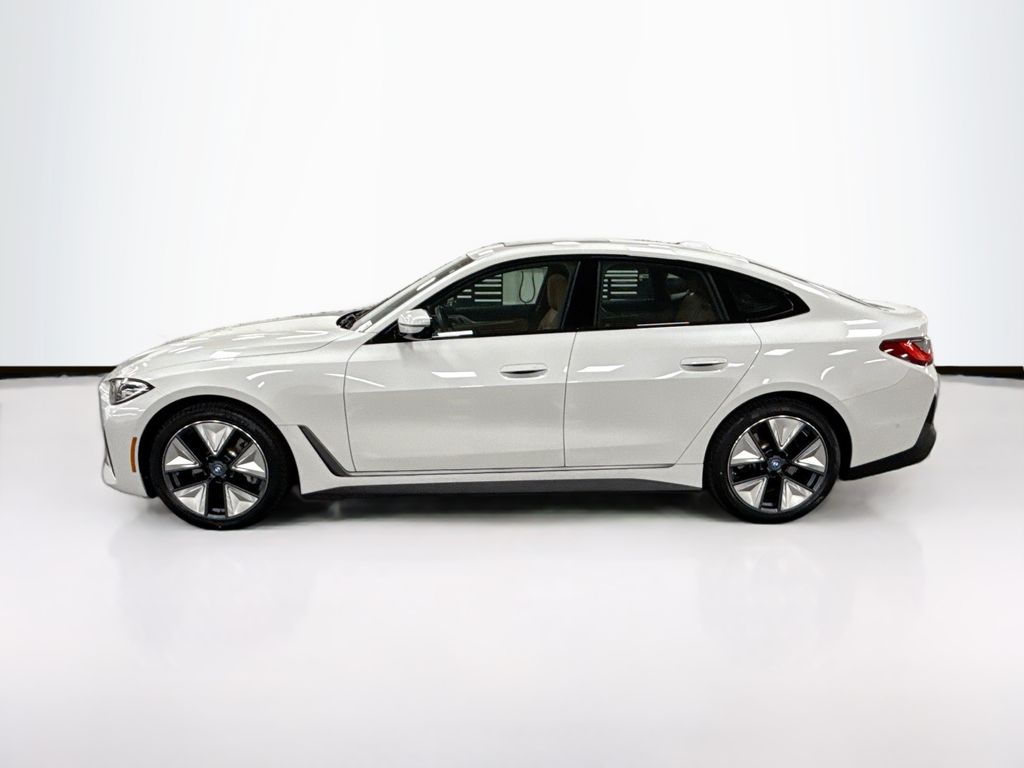 Thumbnail: 2023 BMW i4 - 8