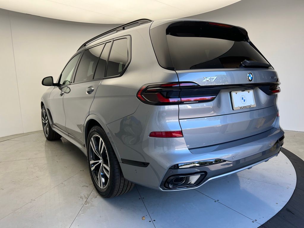 Thumbnail: 2026 BMW X7 - 4