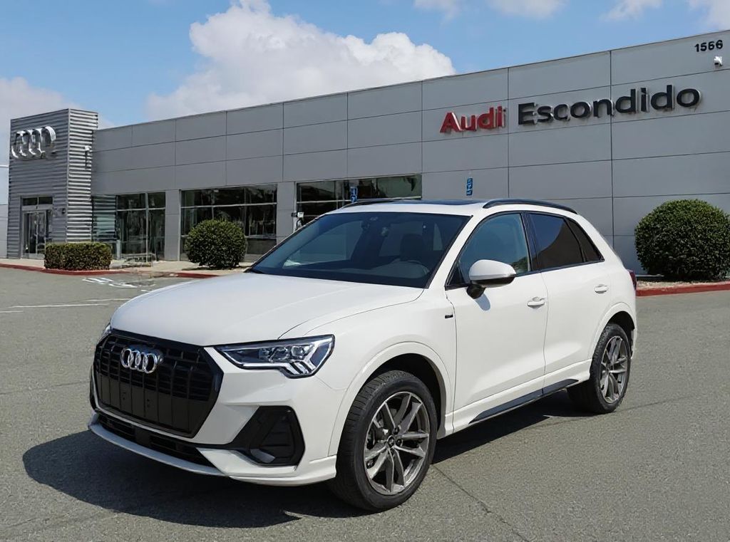 Thumbnail: 2025 Audi Q3 - 1