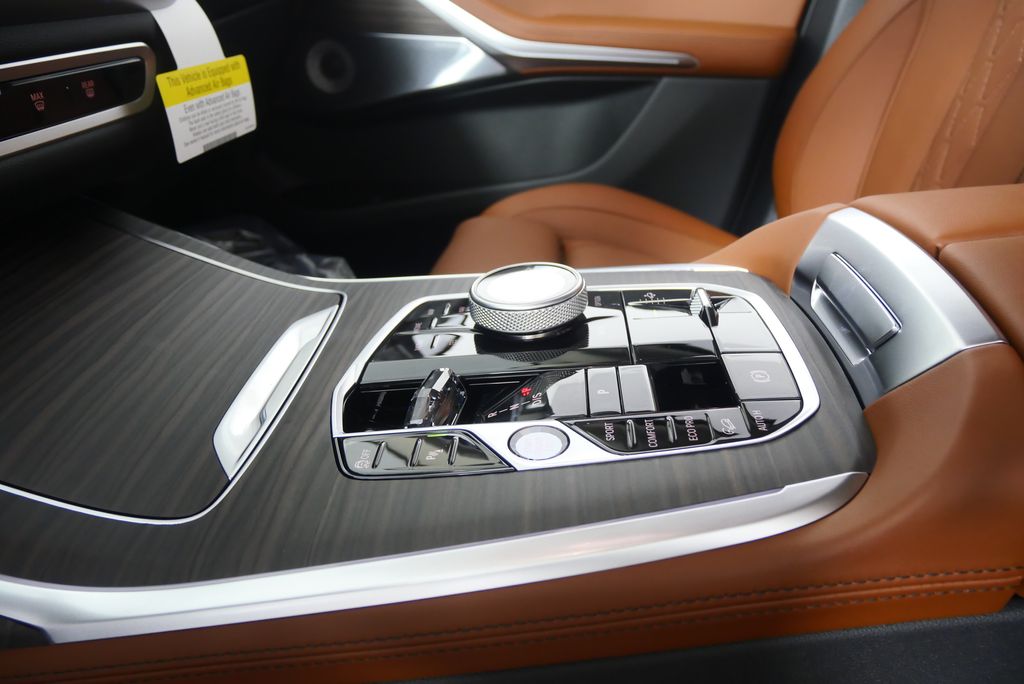 Thumbnail: 2026 BMW X7 - 24