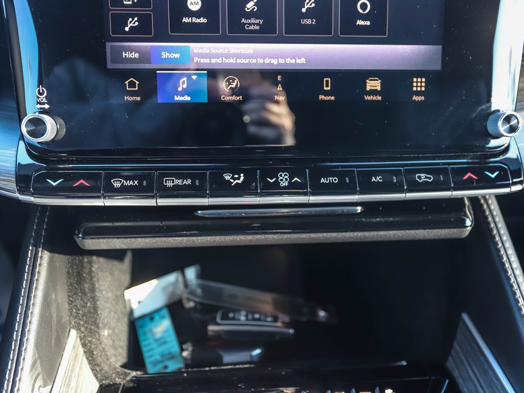 Thumbnail: 2023 Jeep Wagoneer - 19