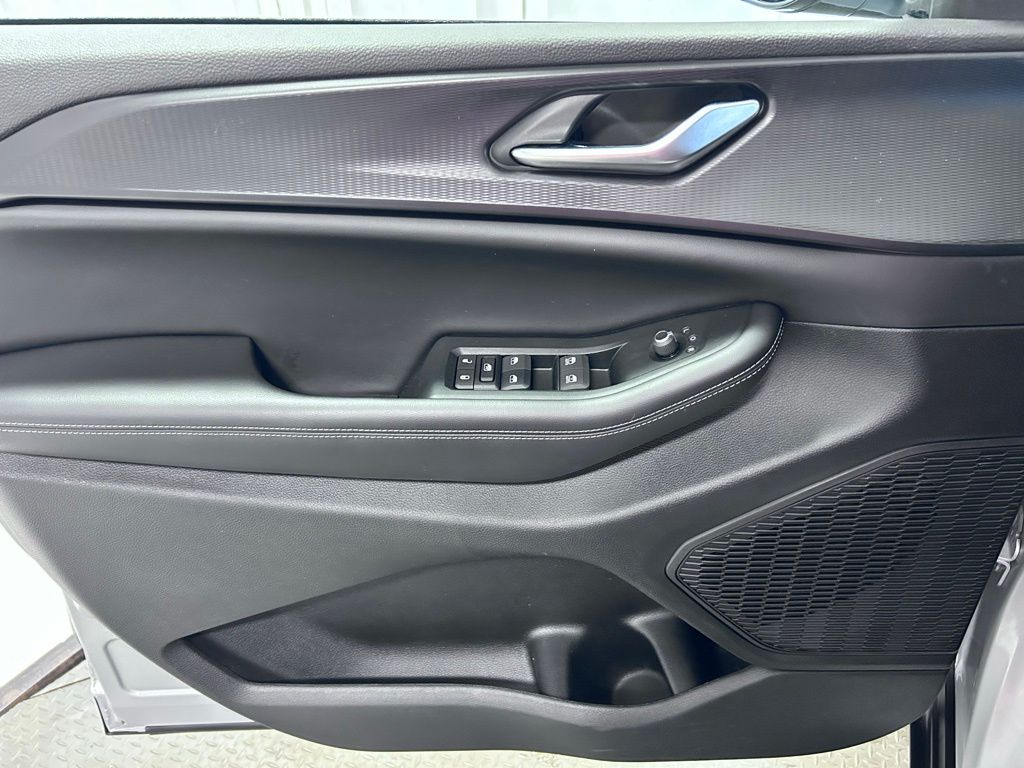 used 2024 Jeep Grand Cherokee car, priced at $36,887