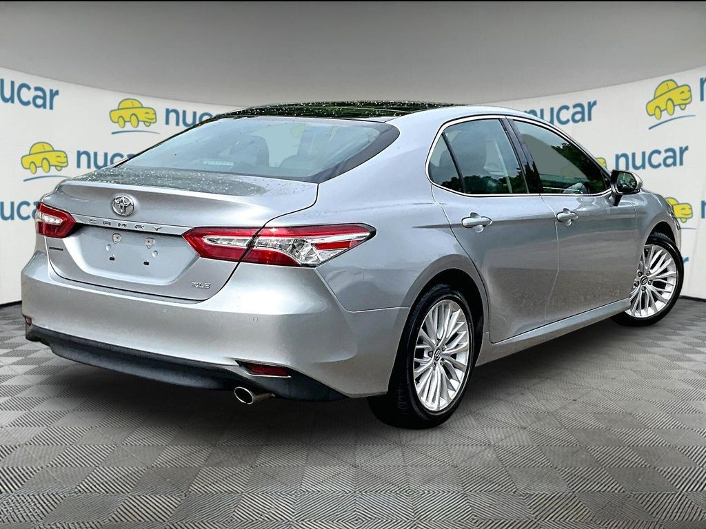 2018 Toyota Camry — photo 6