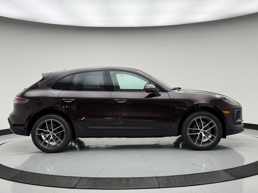 Thumbnail: 2026 Porsche Macan - 10