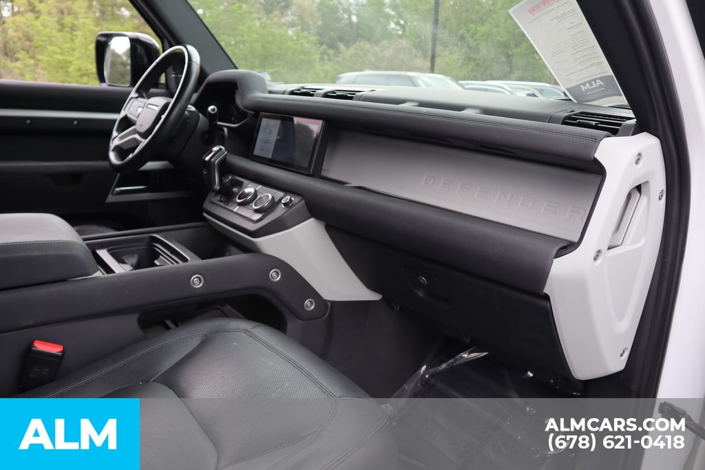 Used 2023 White Land Rover S image 28