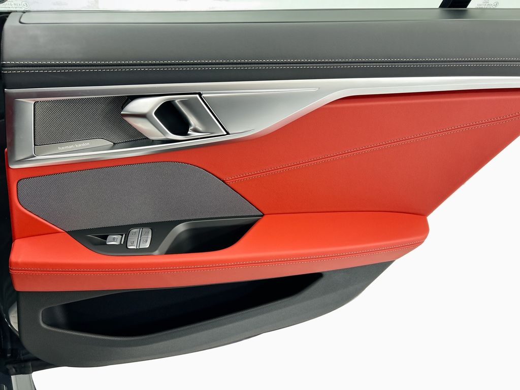 Thumbnail: 2026 BMW 8 Series - 26