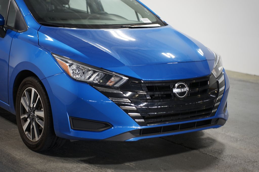 2023 Nissan Versa 1.6 SV 4