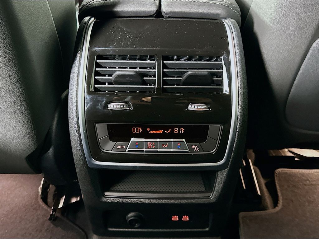 Thumbnail: 2026 BMW X7 - 18