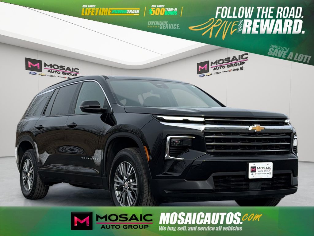 Used 2025 Chevrolet Traverse LT SUVs