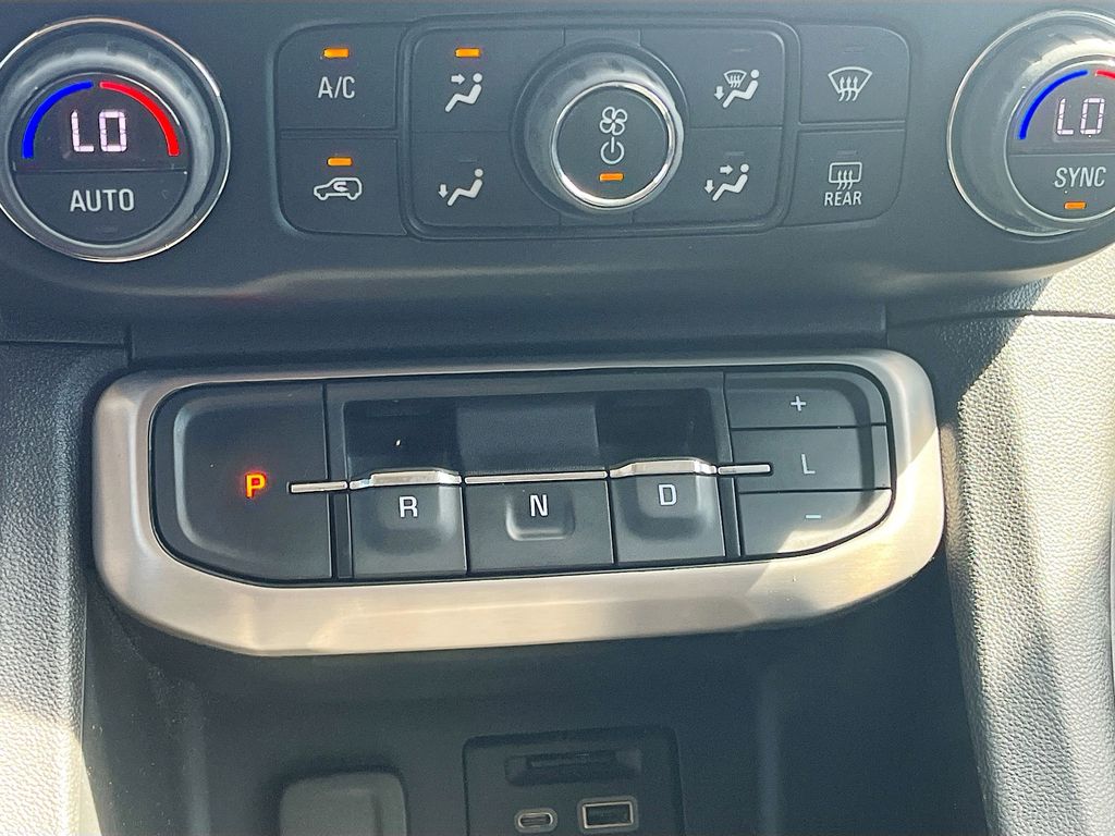 Used 2023 Blue GMC Denali image 17