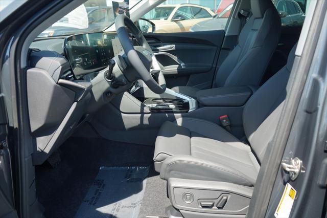 Thumbnail: 2025 Audi Q5 - 6