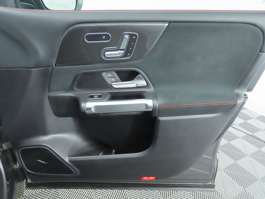 2021 Mercedes-Benz GLB 35 AMG 25