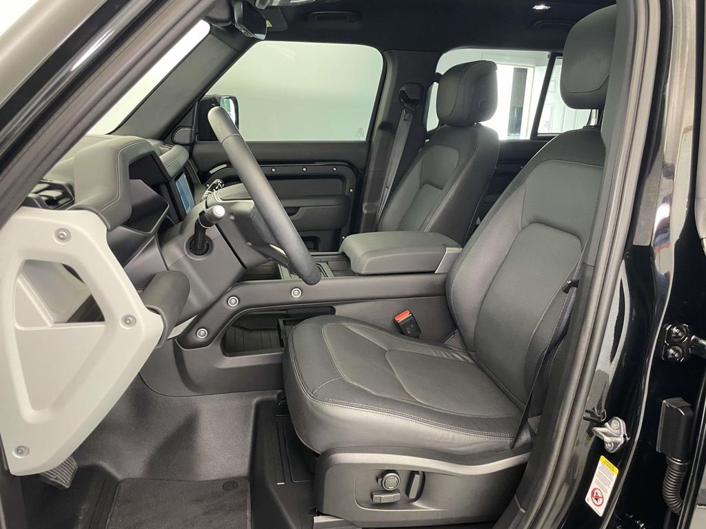 2023 Land Rover Defender 110 X-Dynamic SE - 4