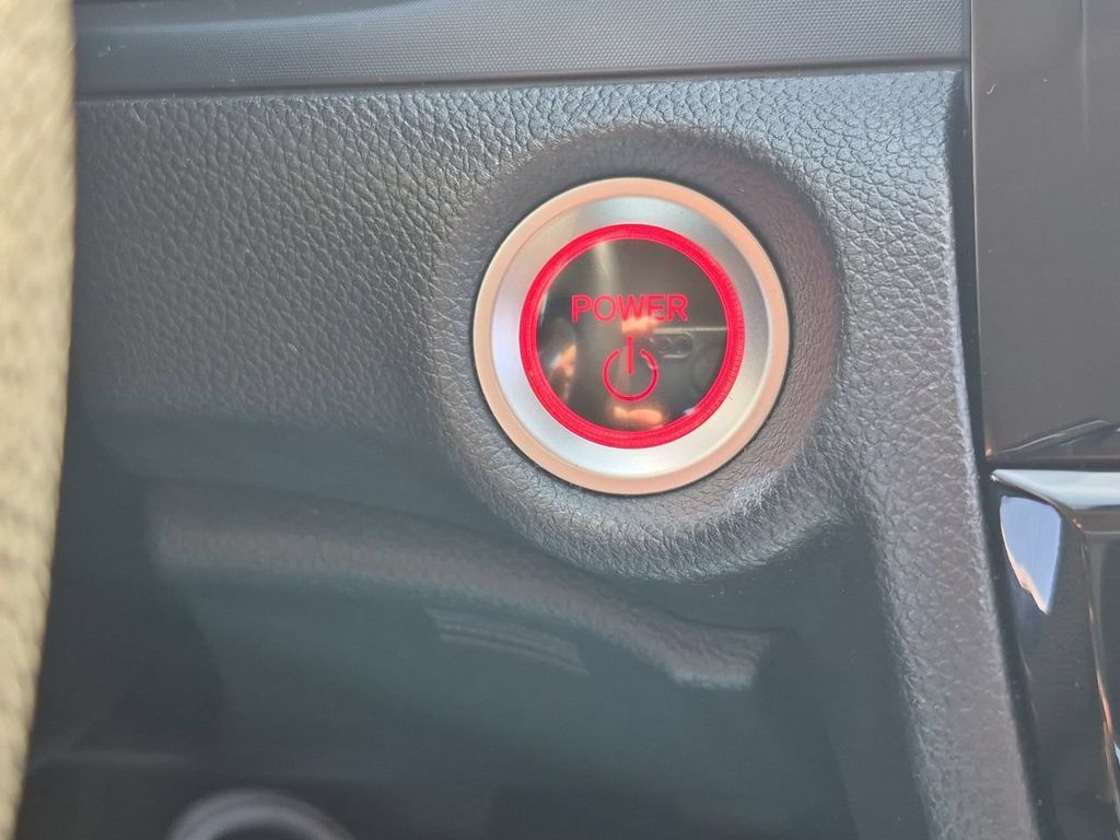 Used 2019  Honda LX image 17