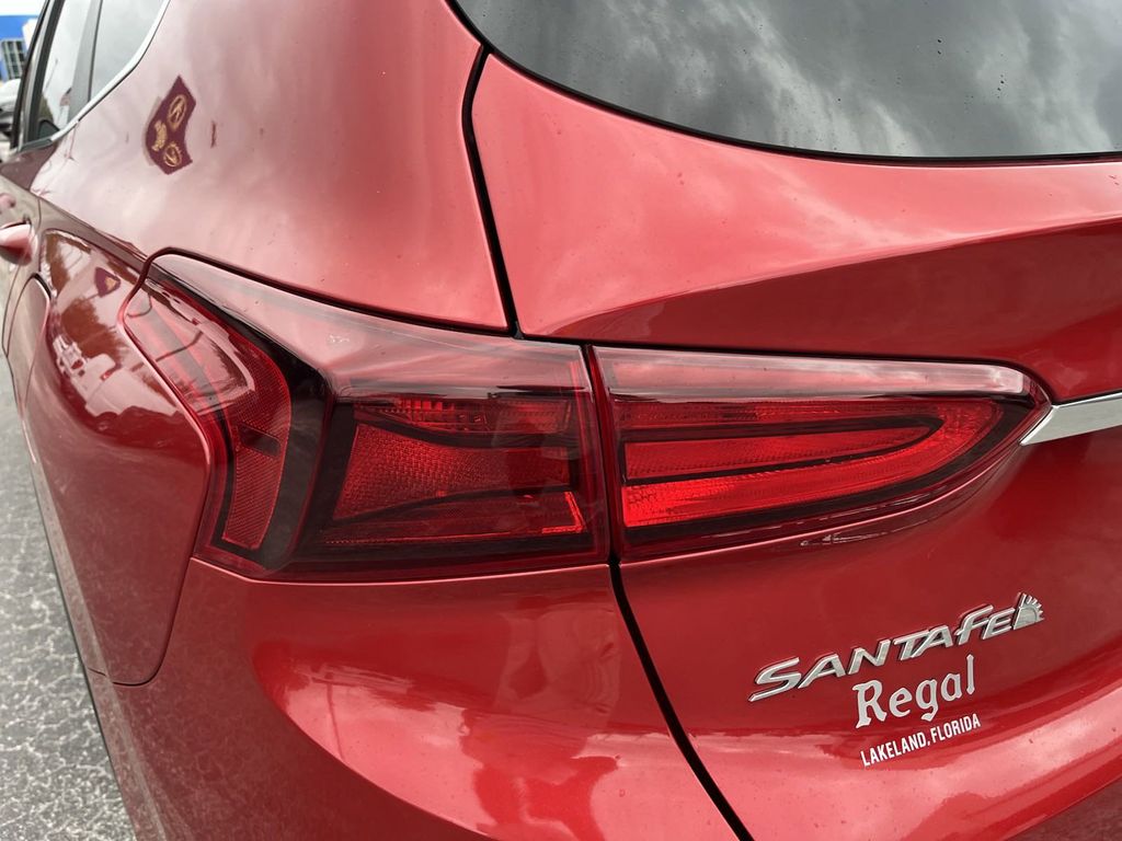 2019 Hyundai Santa Fe SE 11