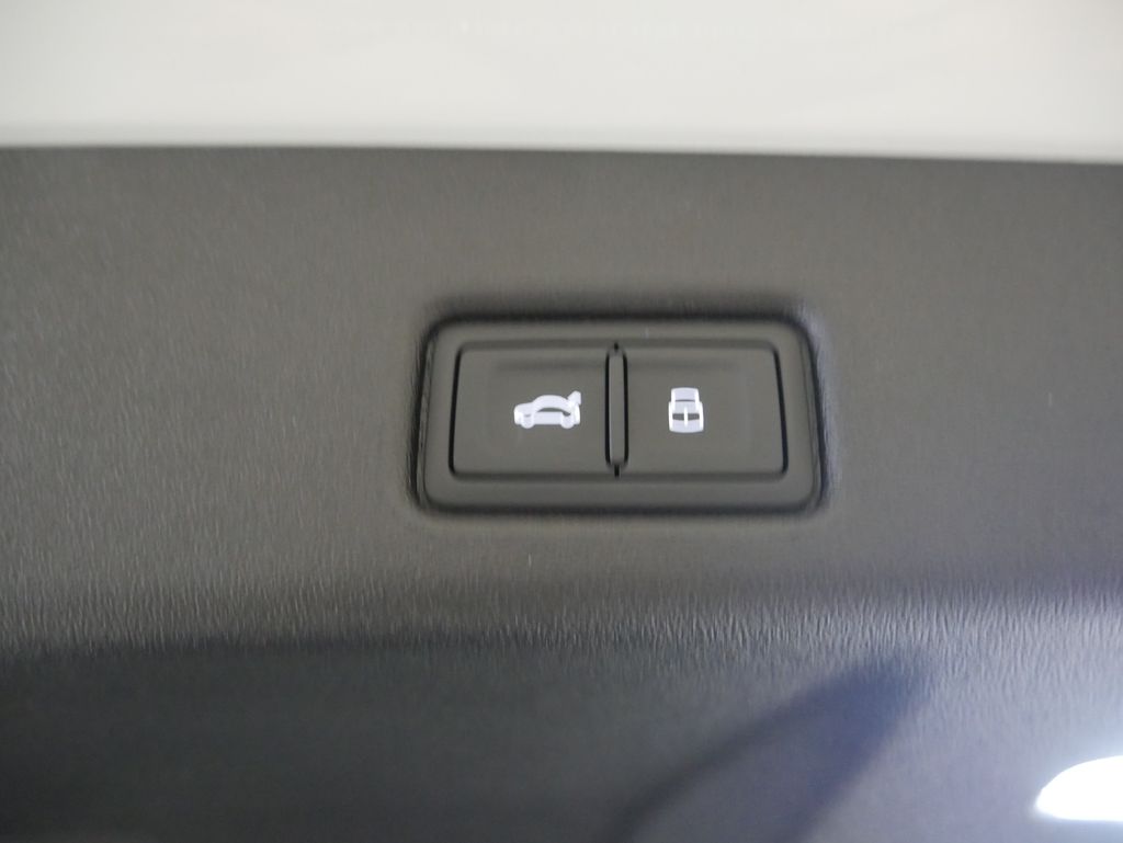 Thumbnail: 2025 Audi Q5 - 20