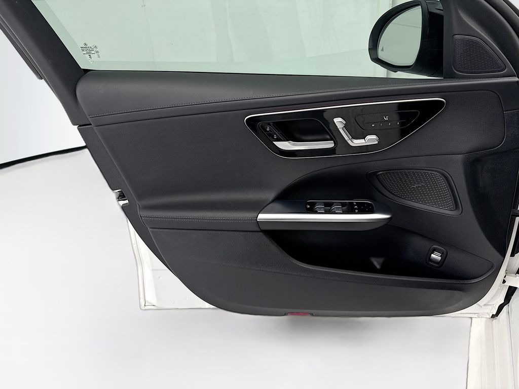 Thumbnail: 2023 Mercedes-Benz C-Class - 22