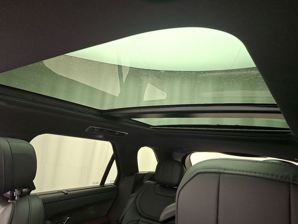 Thumbnail: 2026 Land Rover Range Rover Sport - 11