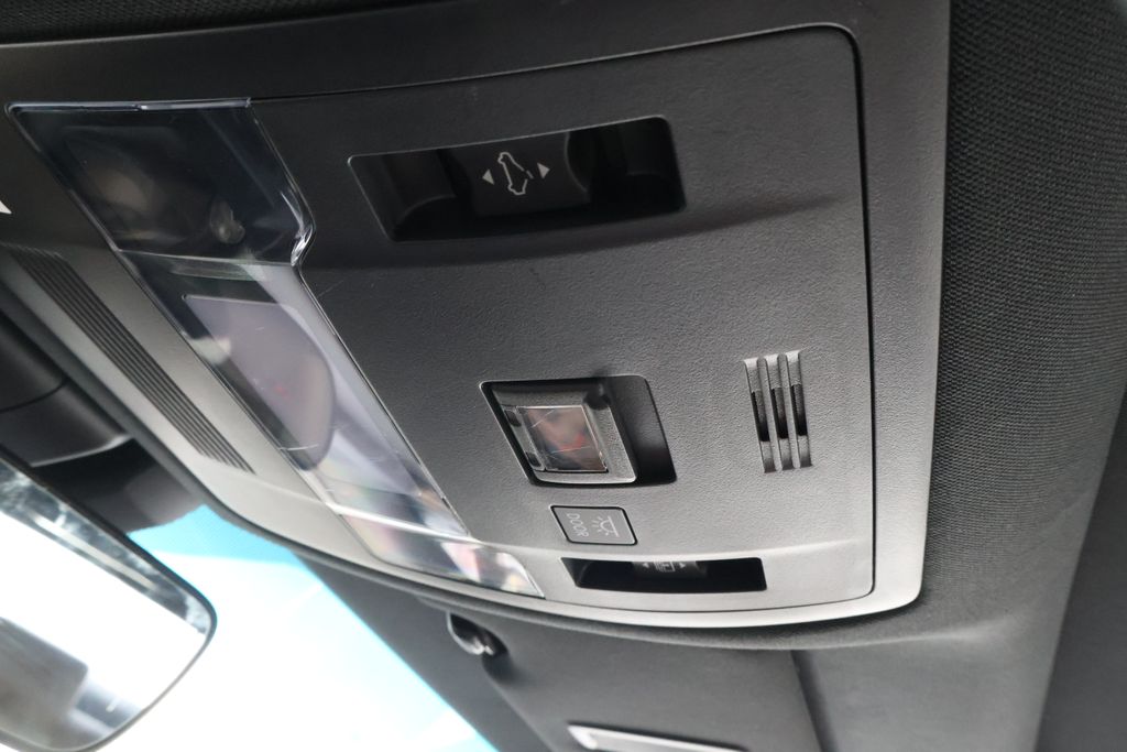 Thumbnail: 2022 Lexus ES - 28