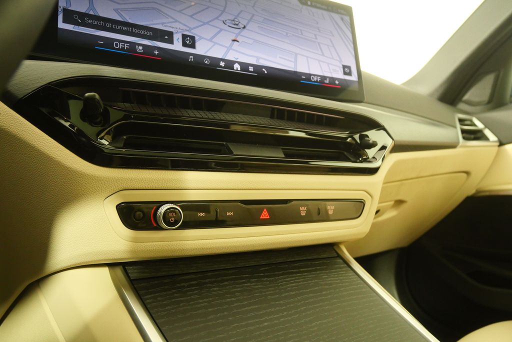 Thumbnail: 2025 BMW 3 Series - 26